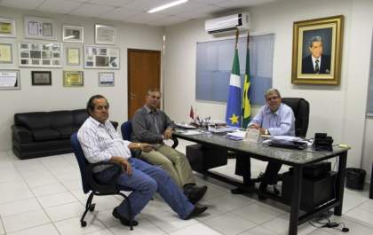 Prefeito Jorge Diogo busca construção de mais casas populares