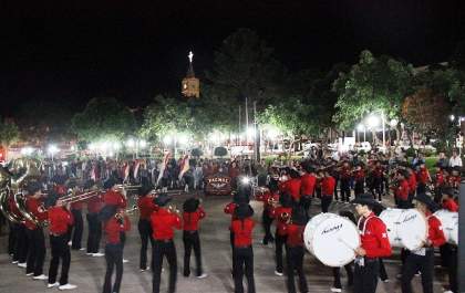Orquestra de viola e banda Facmol emocionaram o público pelos 79 anos da Terra do Rei do Gado