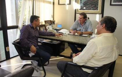 Deputado Eduardo Rocha recebe vereador de Três Lagoas Welton Irmão