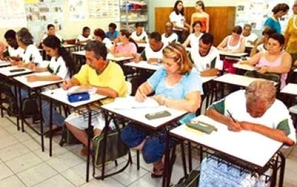 Escola ‘Álvaro Guião’ oferece vagas para o EJA