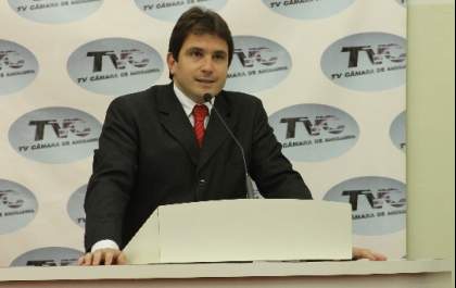 Maurício quer informações sobre medicamentos