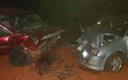 Carros batem de frente na rodovia que liga Ilha e Pereira; Cinco ficam feridos