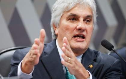 Delcídio vai ao STF para garantir 'direitos políticos' após cassação