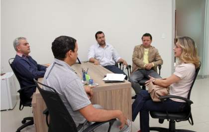 Vereadores recebem a visita de representantes da fundação de cultura do estado