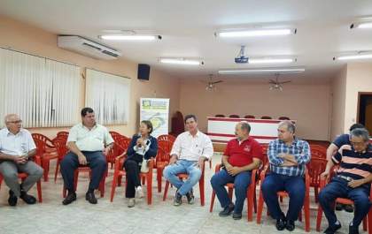 Tamiko apresenta propostas e firma compromisso com comerciantes na ACIA