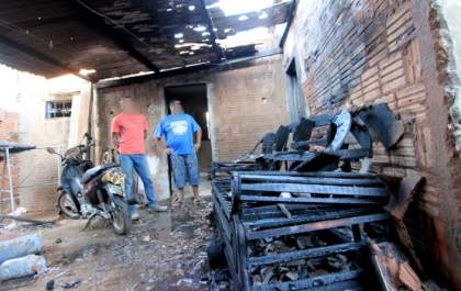Grávida de nove meses salva filho de quatro anos em incêndio na casa da sogra