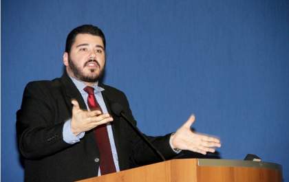 Com votos de vereadores da base, câmara aprova Comissão Processante para apurar denuncias contra a prefeita