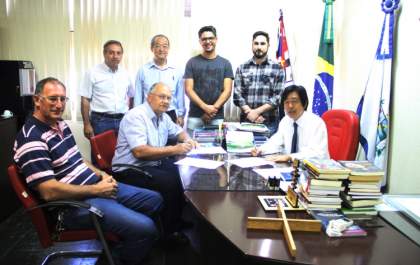 Jamil assina contrato para obras de iluminação no espaço do CSU