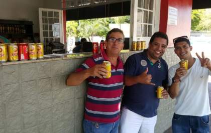 Estabelecimentos podem vender bebidas alcoólicas, mas aglomeração é proibida