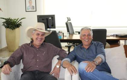 Guerreiro visita secretarias do Estado em busca de melhorias para Três Lagoas