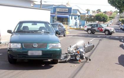 Aposentado de 88 anos se envolve em acidente no centro de Dracena