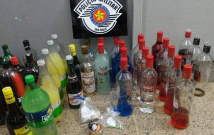 Policia acaba com festa regada a bebida e ecstasy