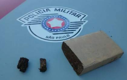 Denuncia leva Força Tática apreender adolescente de 15 anos com maconha