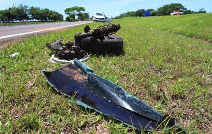 Domingo com três acidentes, quatro feridos e um equino morto em rodovias da região