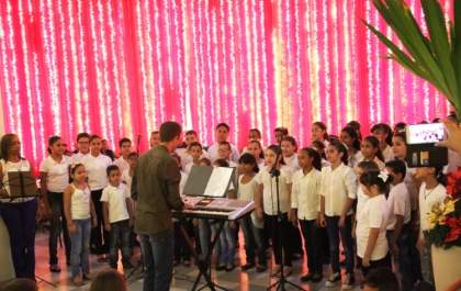 Orquestra e coral do Governo de Andradina emocionaram com canções de Natal
