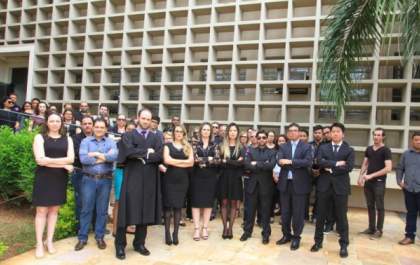 Juízes e promotores em Andradina promovem ato contra pacote anticorrupção do Congresso Indignação, insatisfação e repúdio