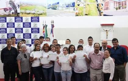 Governo de Andradina participa da formatura de mais uma turma do curso de inclusão social com o JBS