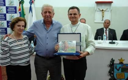 Padre Sebastião homenageado pelo seu dinamismo