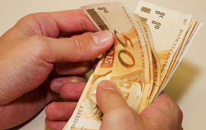 Aprovado Orçamento da União, com salário mínimo de R$ 945,80 em 2017