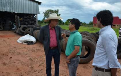 Angelo Guerreiro vistoria CCZ e acompanha coleta de pneus em Ecoponto