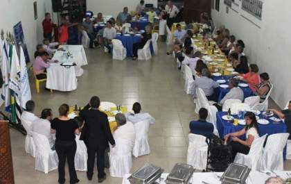 Rotary Urubupungá presta homenagem a Manézinho Teixeira