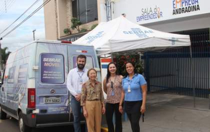 Tamiko acompanha atendimento do Sebrae Móvel