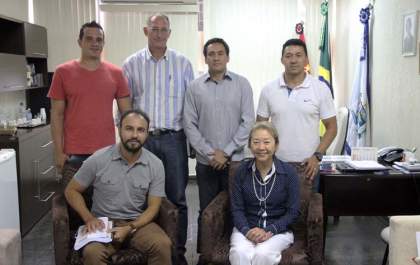 Tamiko e superintendente do Incra conversam sobre projetos no município