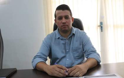 Giovany pede que no Cemitério se tenha luz