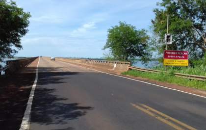 Placa foi suficiente para tirar pescadores da ponte
