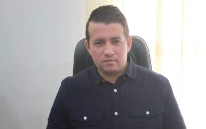 Giovany defende construção de duas quadras em escola