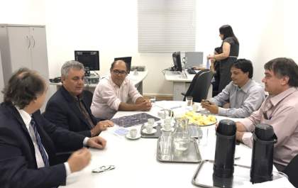 Em reunião na Capital, prefeito Angelo Guerreiro negocia extinção da dívida com a União