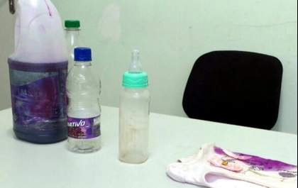 Avó confunde suco com produto de limpeza, dá a neta e bebê morre