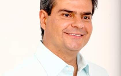 PMDB aprova candidatura de Nelsinho para o Governo em 2014