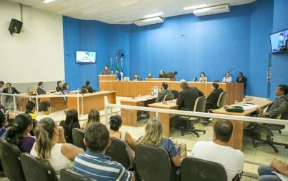 Categorias pedem apoio de vereadores em negociações com prefeitura