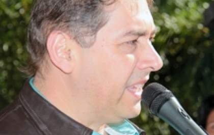 Bernal afasta apoio ao PMDB e diz que partido tem raiva de sua administração
