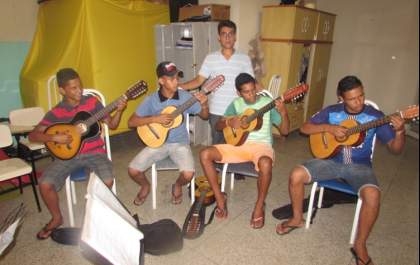 Projeto Guri castilhense promove aula inaugural com pais e alunos