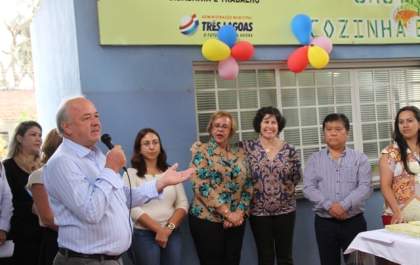 Adão da Apae participa de entrega de óculos