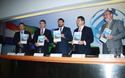 Governo de MS e Paraguai assinam acordo de fomento à industrialização na região de fronteira