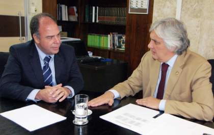 Delcídio acompanha ministro em visita em TL e na capital