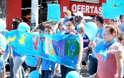 Passeata das “Mães Azuis” em Andradina conscientiza sobre o Autismo