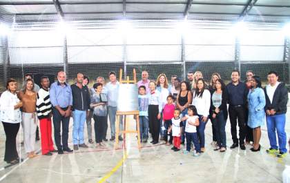 Governo de Andradina inaugura quadra poliesportiva “Profª Silvia de Oliveira” em Planalto