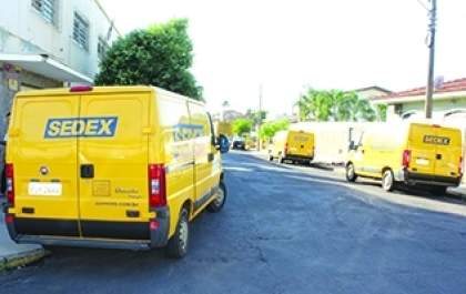 Trabalhadores dos Correios entram em greve e paralisam entrega de correspondências