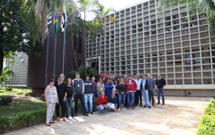 Funcionários do Fórum fazem ato em apoio a greve