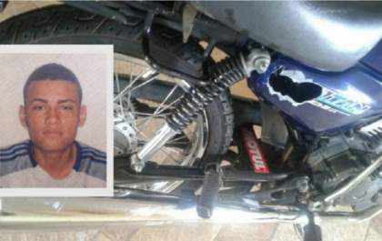 Camionete atinge moto, deixa motociclista com fraturas graves e foge do local