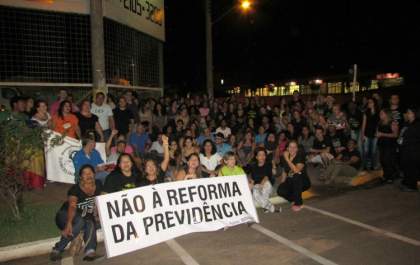 Representes sindicais participam de manifestação em Brasília