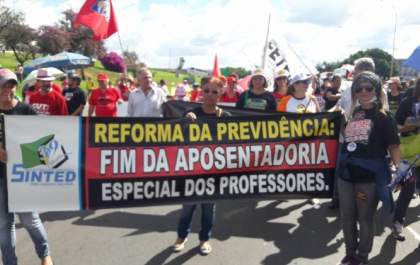 Dezenas de trabalhadores de Três Lagoas participam de protestos em Brasília