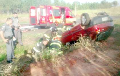 Capotamento na SP-294 em Flórida Paulista deixa idoso com ferimentos leves