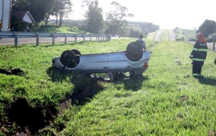 Motorista de 42 anos encara a morte em capotamento na Rondon