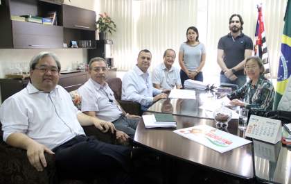 Tamiko assina contrato para pavimentação de diversas ruas