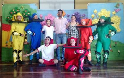 Alunos da rede municipal do Governo de Andradina recebem educação ambiental através de teatro